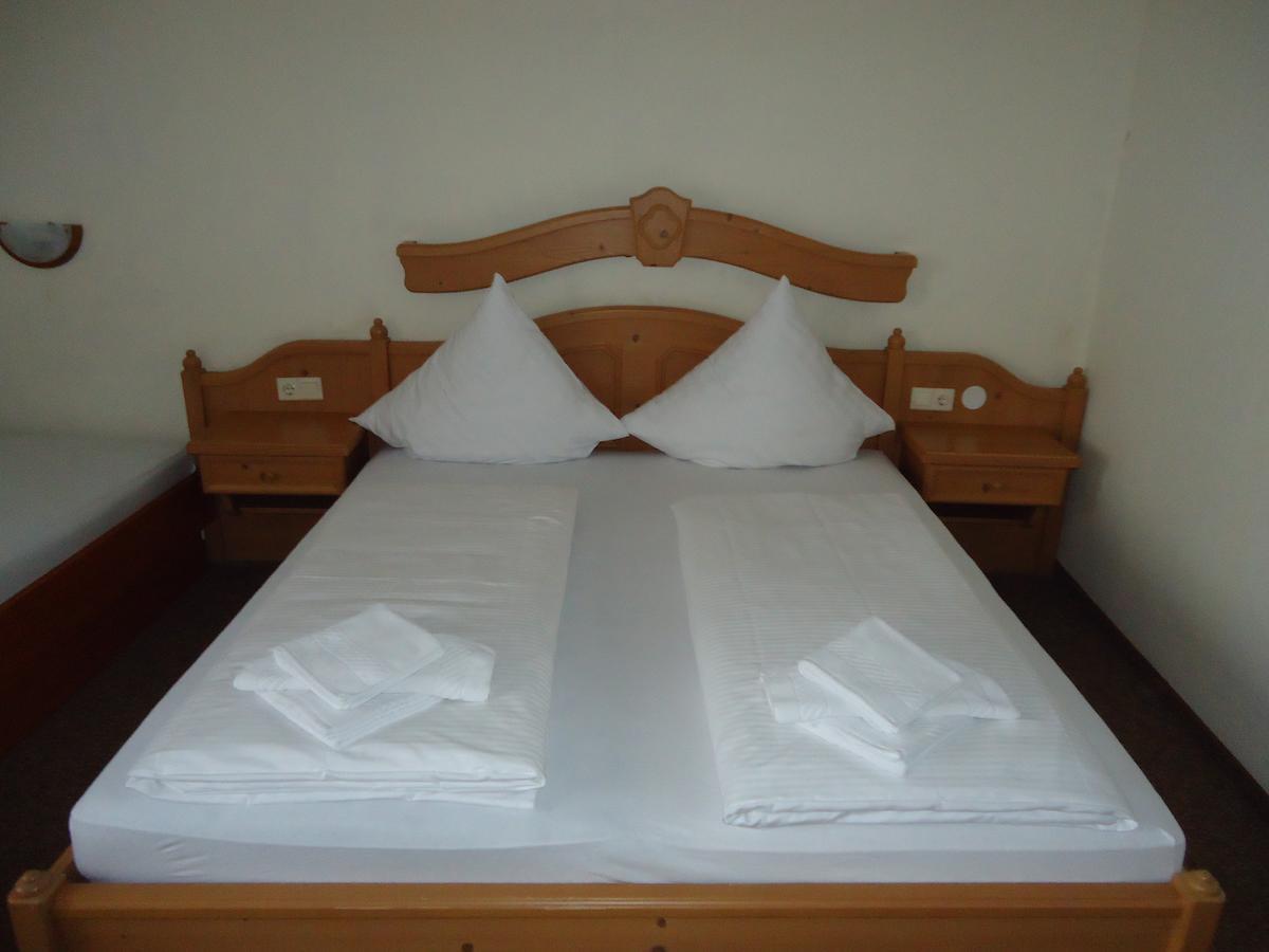 Hotel Groebern Am See Grobern Номер фото
