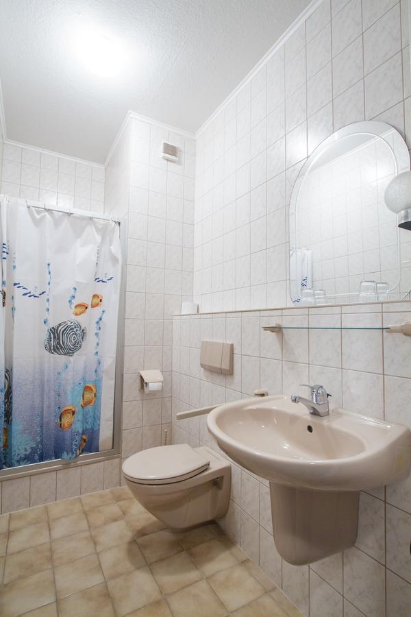 Hotel Groebern Am See Grobern Экстерьер фото
